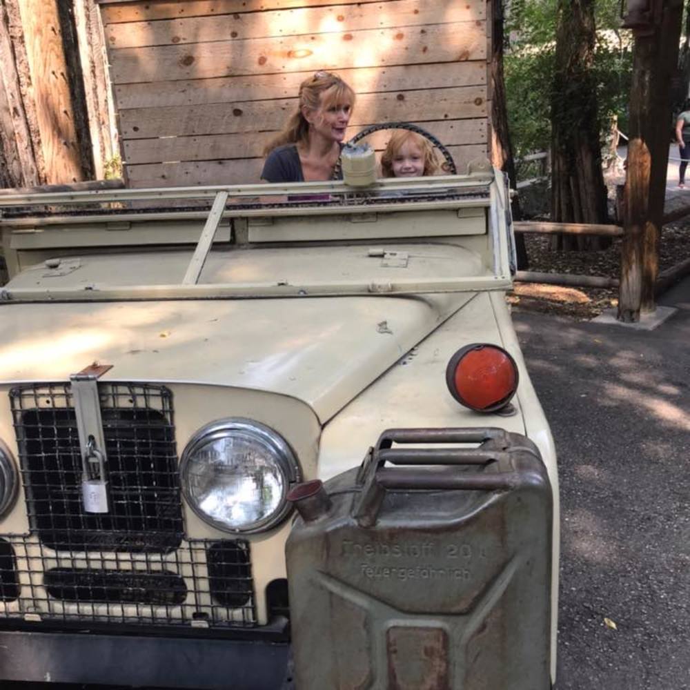 Meet your Posher, Cynthia